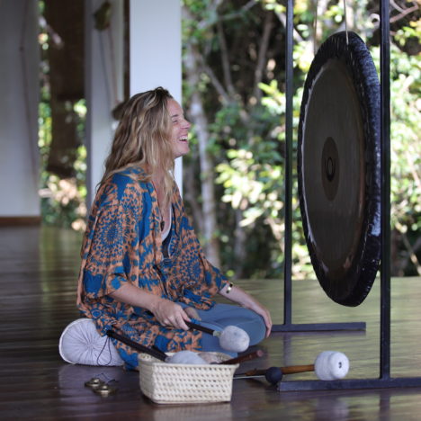 Tapas et Ahimsa : La Discipline et la Non-violence dans la Pratique du Yoga